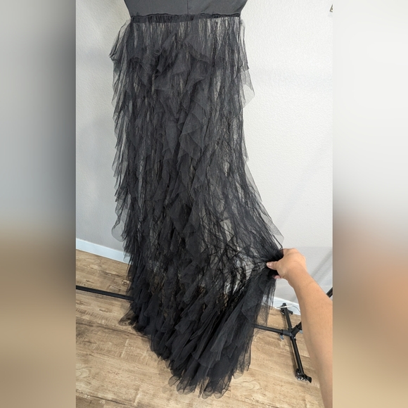 Elegant Black Strapless Gown with Sheer Overlay - Picture 6 of 14